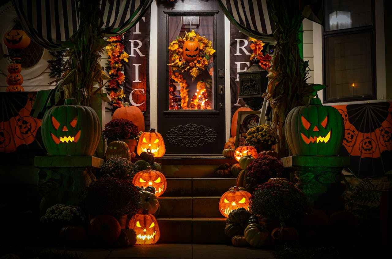 Creative Halloween Decorating Ideas with What You Already Have at Home