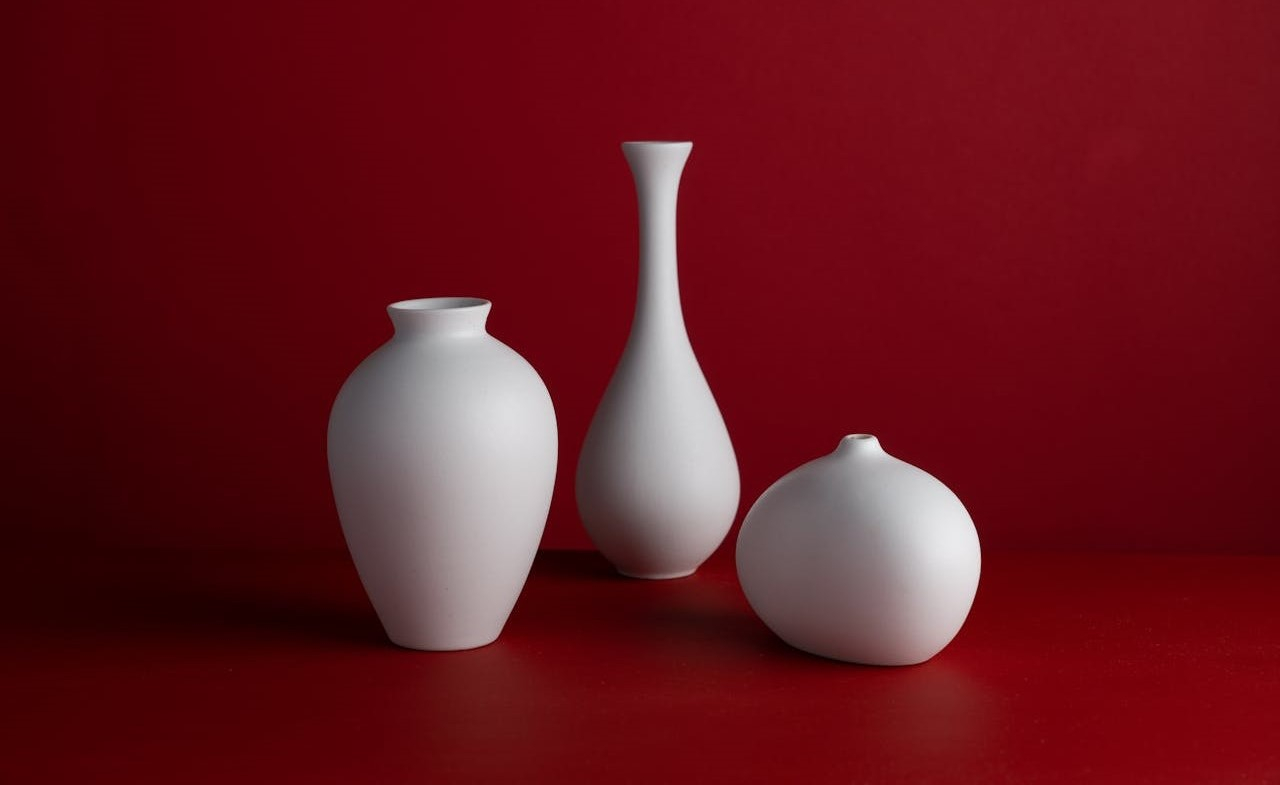 Effortless Elegance: Using Vases to Enhance Your Home's Aesthetic